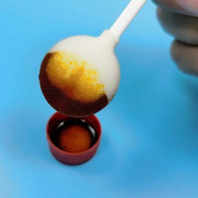 High-Fluid-Capacity Wound Cleansing Sponge: 105mm Handle with Large Round Head for Efficient Exudate Management