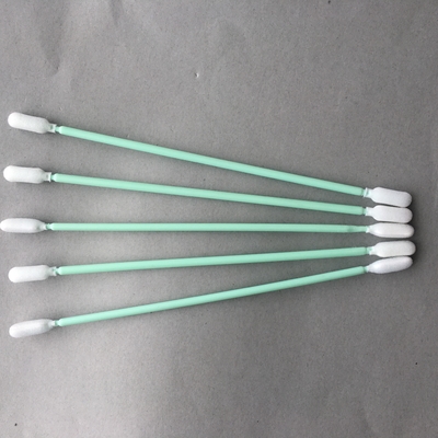 TX740B Cleanroom Q Tips , Cotton Cleaning Swabs Green Stick For PCB Cleaning